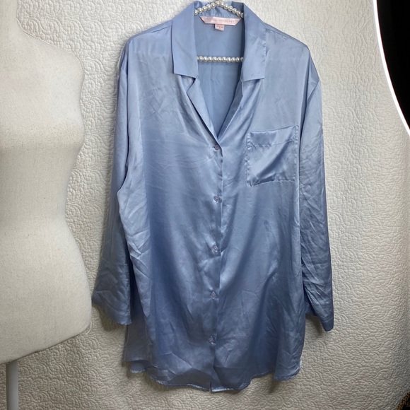 Victoria's Secret Other - Victorias Secret satin button lounge shirt dress w pocket